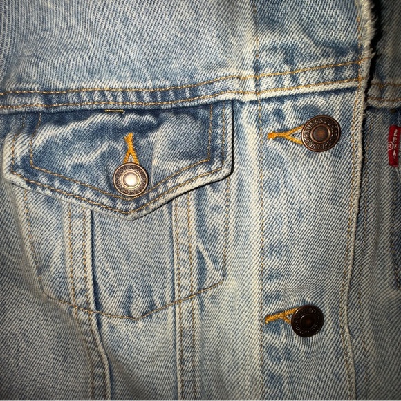 Levi's Light Blue Denim Jacket - Picture 4 of 8